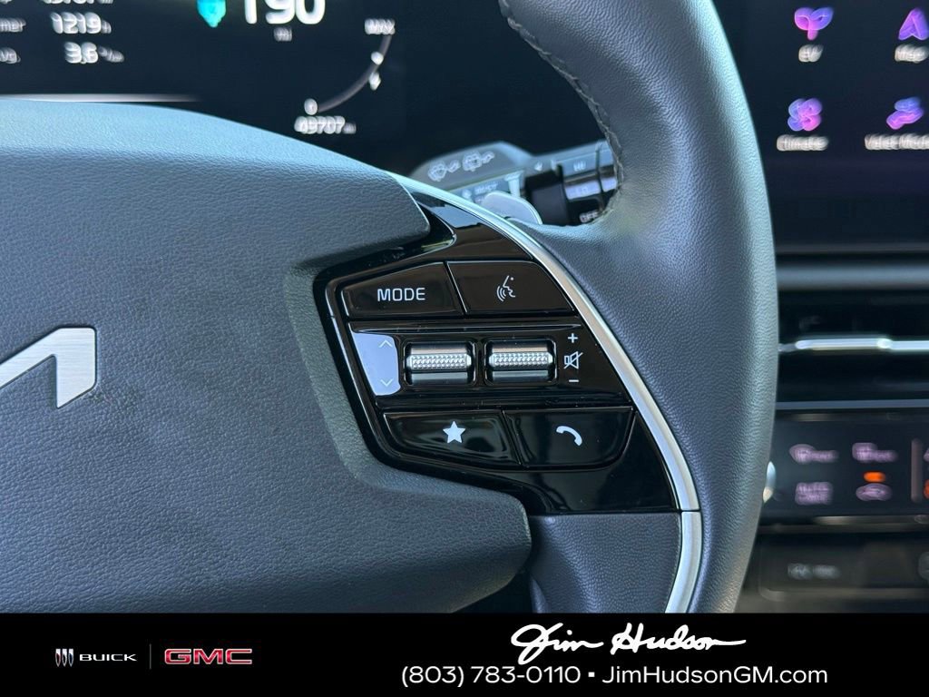 Used 2024 Kia Niro Wave w/ Wave Preserve Package FWD image 29