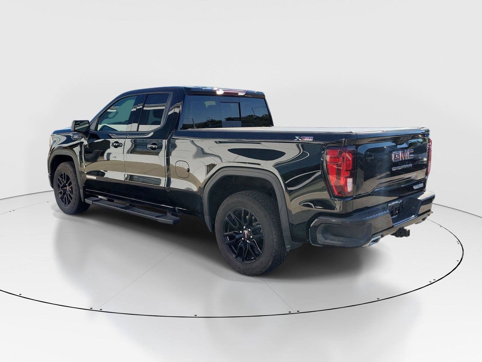 Used 2025 GMC Sierra 1500 Elevation AWD/4WD image 3