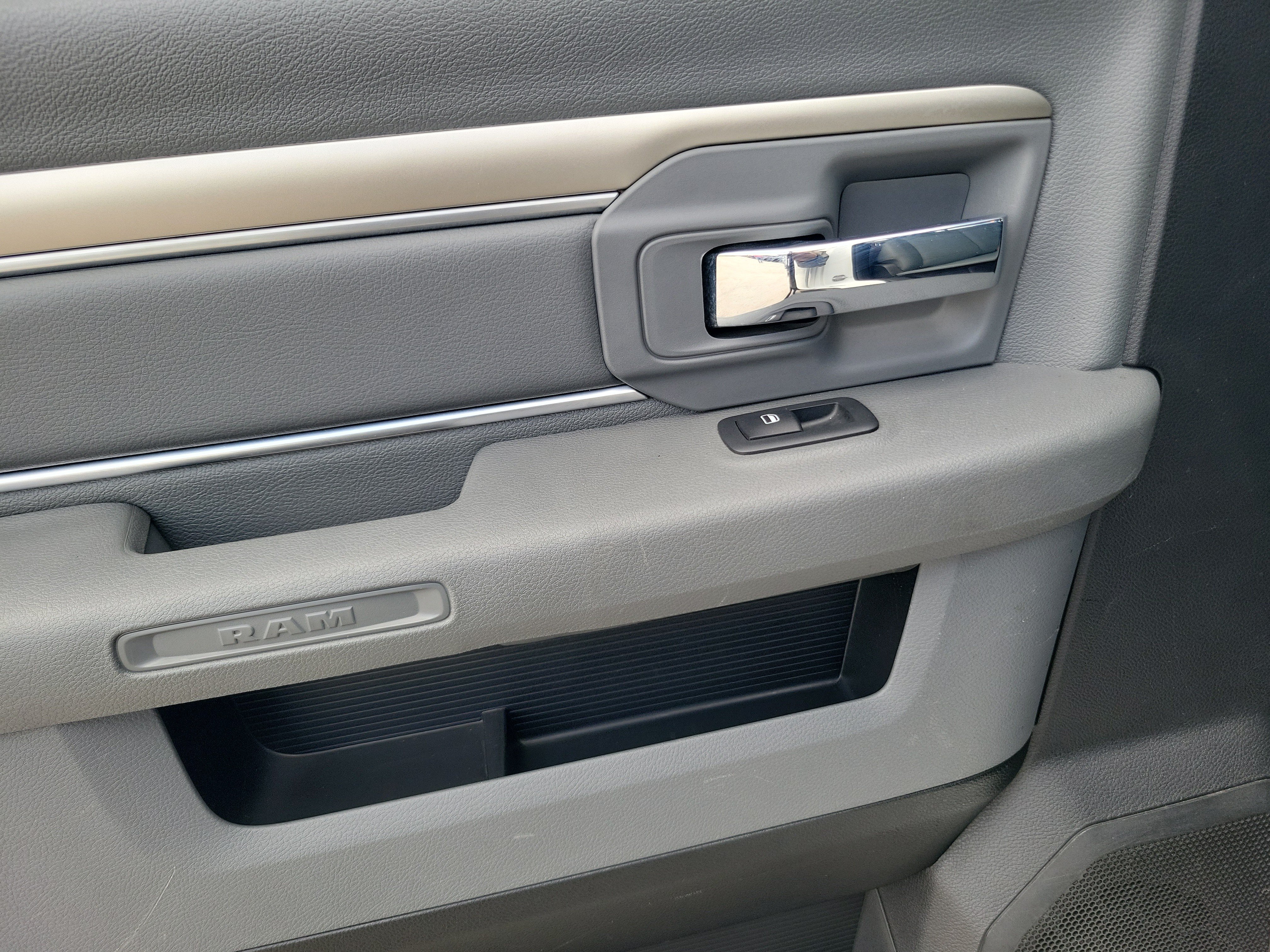 Used 2019 RAM 1500 Classic SLT RWD image 26