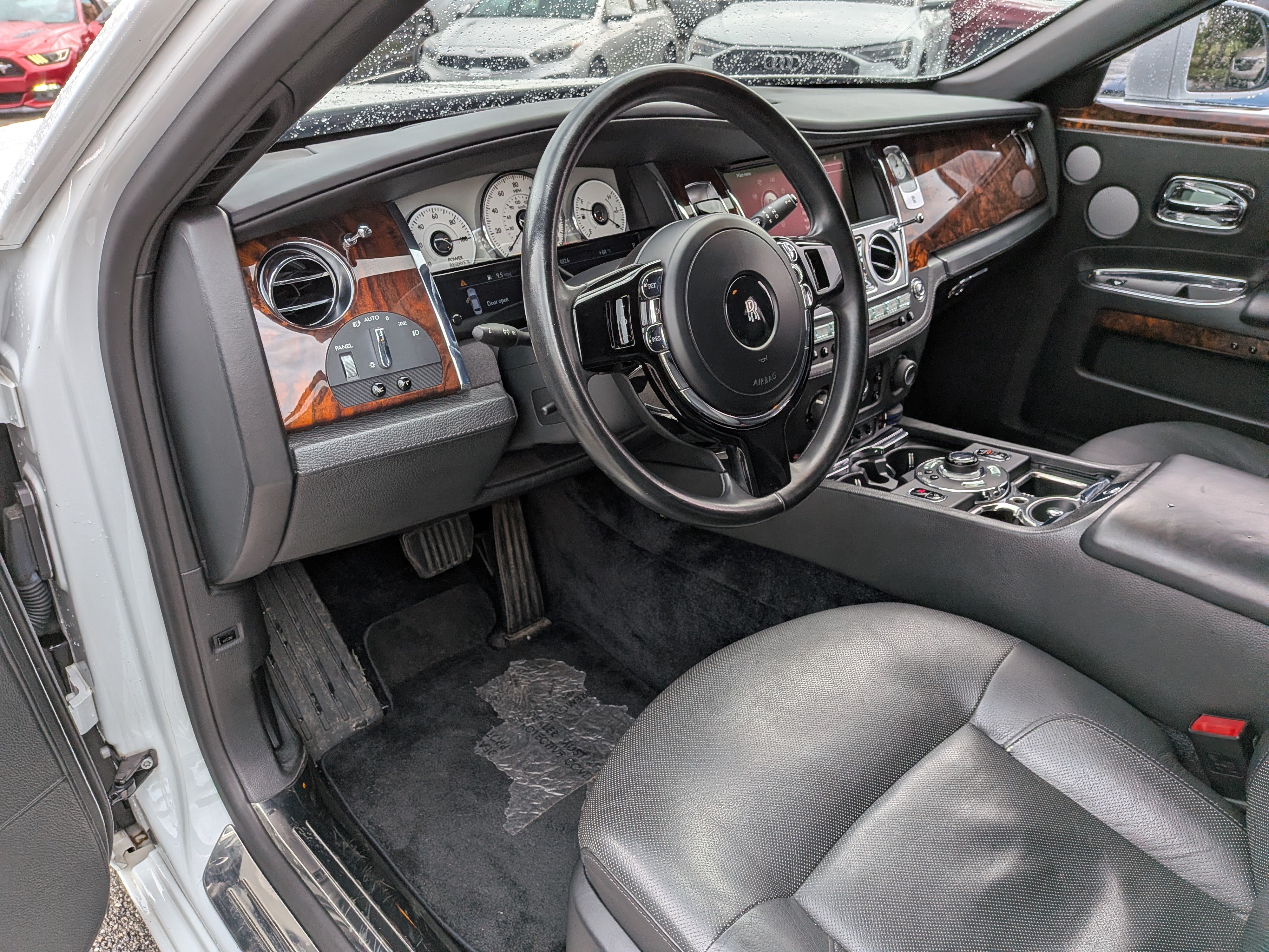Used 2013 Rolls-Royce Ghost RWD image 16