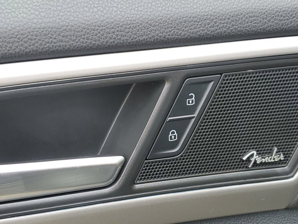 Used 2021 Volkswagen Atlas SEL Premium image 25