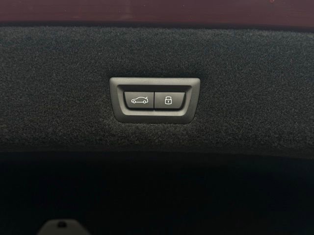 Certified 2023 BMW 760i xDrive w/ Executive Package image 11