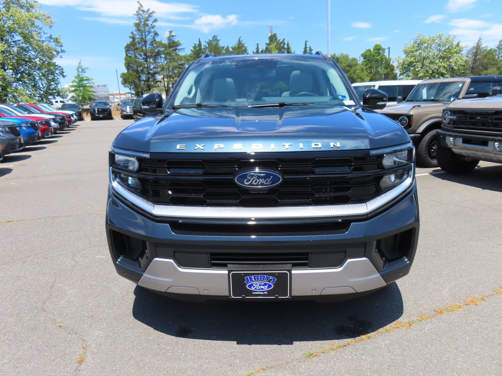 New 2026 Ford Expedition Max Platinum w/ Driver's Package AWD/4WD image 2