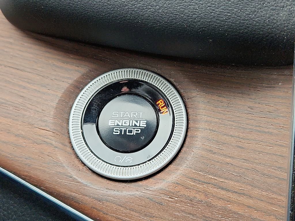 Used 2024 Jeep Grand Cherokee Summit w/ Luxury Tech Group V image 19