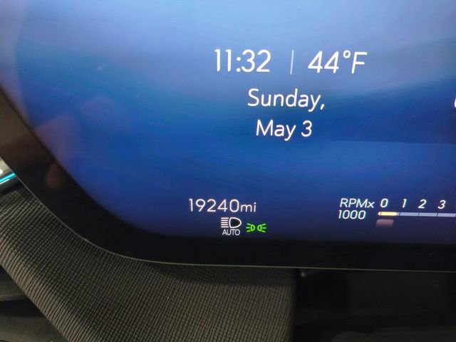 Used 2025 Buick Enclave Preferred AWD/4WD image 11