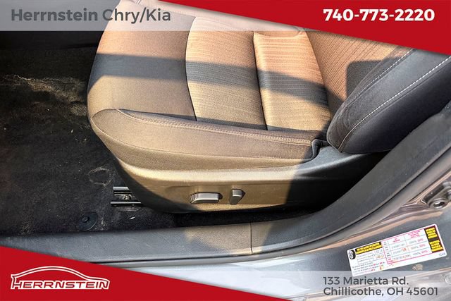 Used 2024 Nissan Altima 2.5 SV FWD image 10