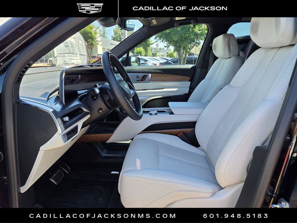 New 2026 Cadillac Vistiq Luxury w/ LPO, Floor Liner Package AWD/4WD image 13