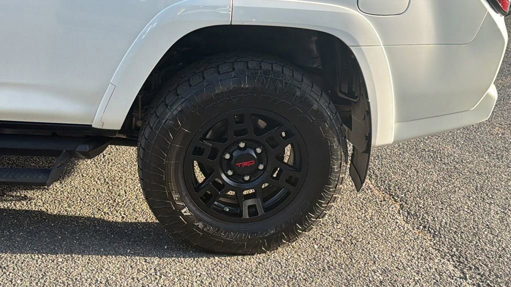 Used 2022 Toyota 4Runner SR5 Premium image 9