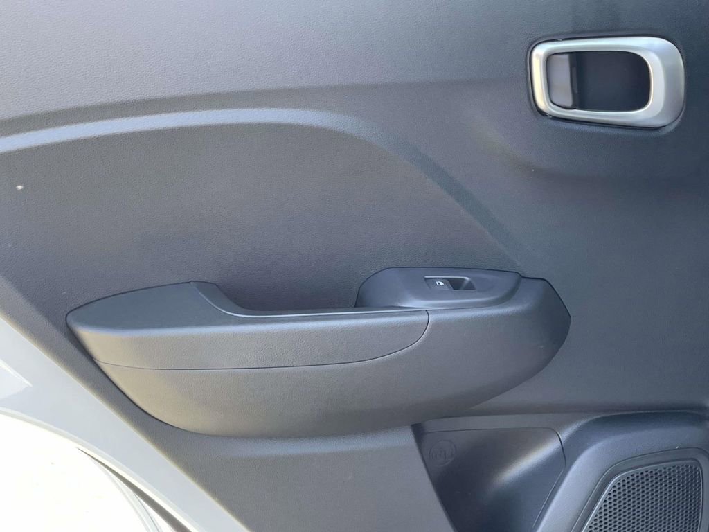 New 2026 Hyundai Venue SE image 9