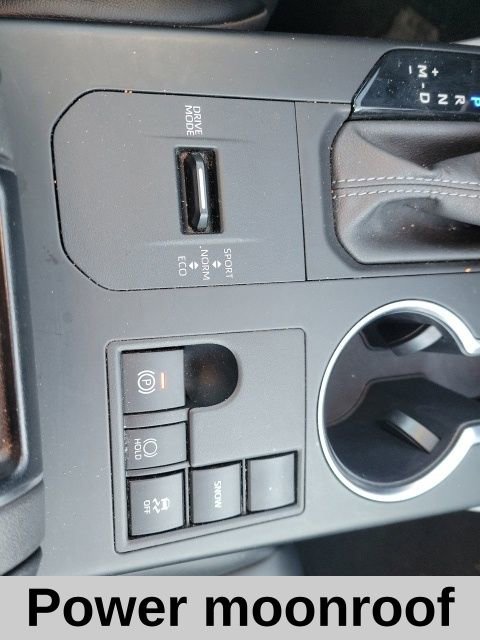 Used 2024 Toyota Highlander XLE image 8