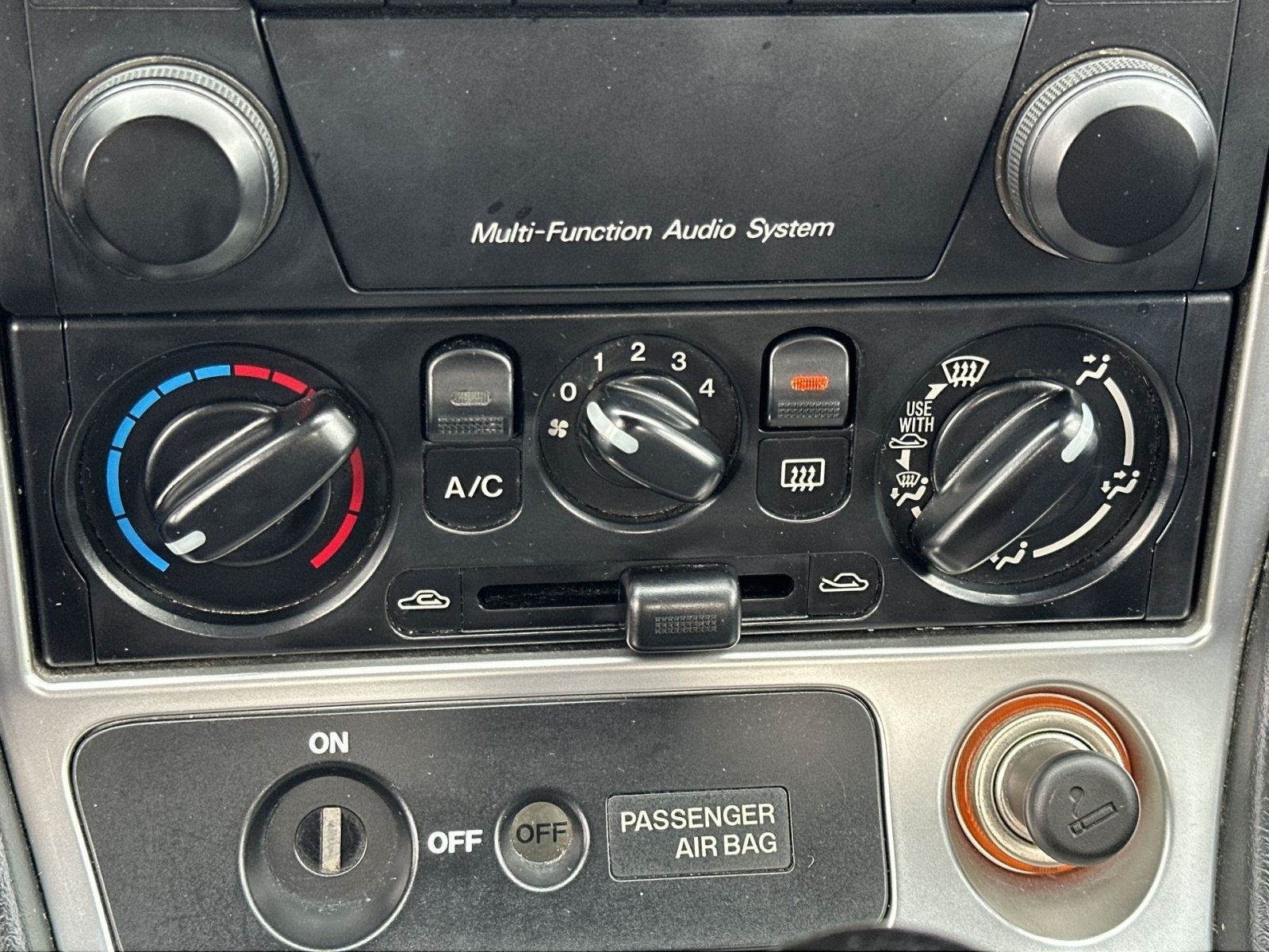 Used 2003 MAZDA MX-5 Miata RWD image 21