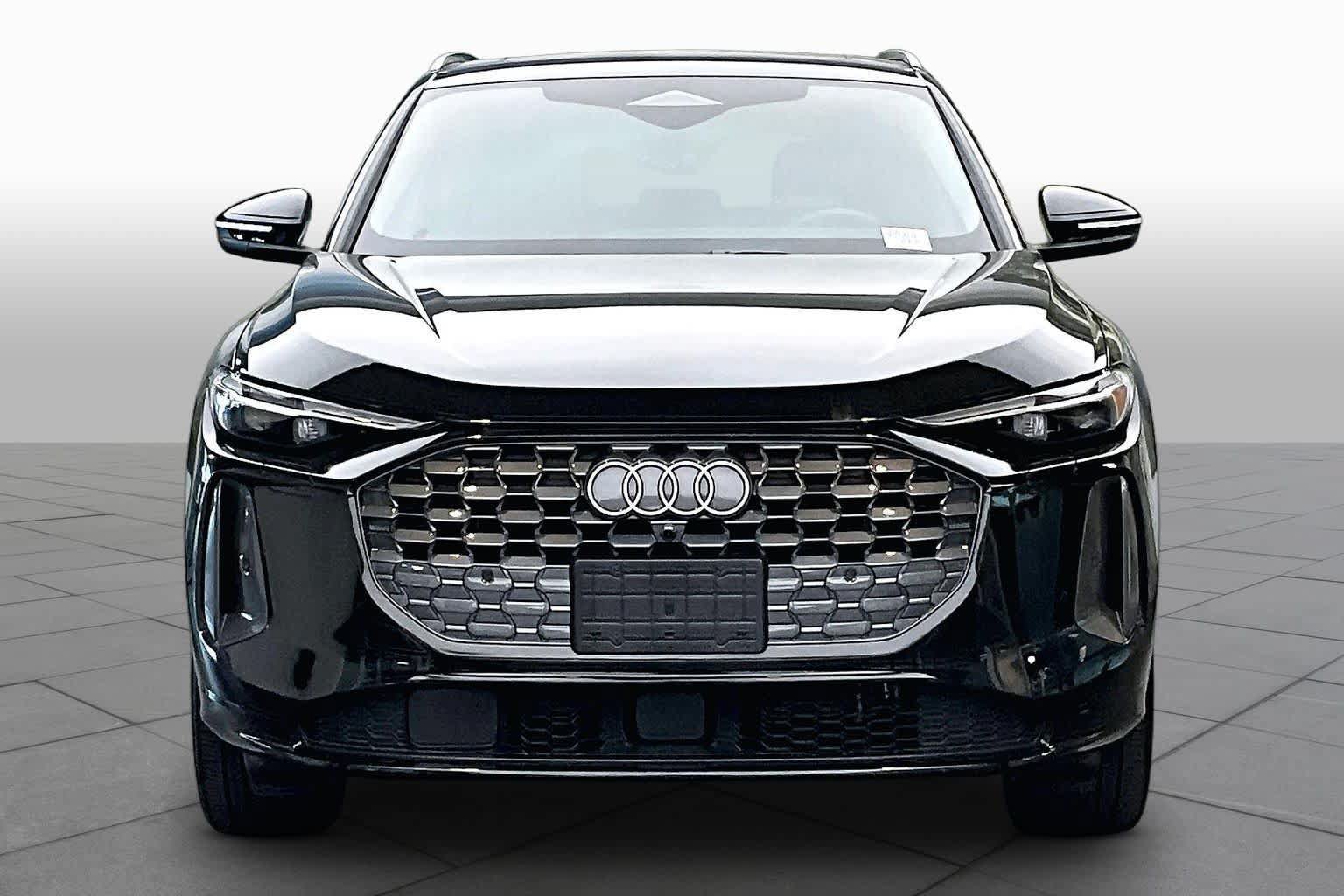 Certified 2025 Audi Q5 Premium AWD/4WD image 3