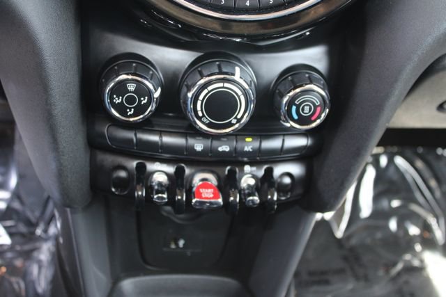 Used 2020 MINI Cooper 2-Door Hardtop FWD image 15