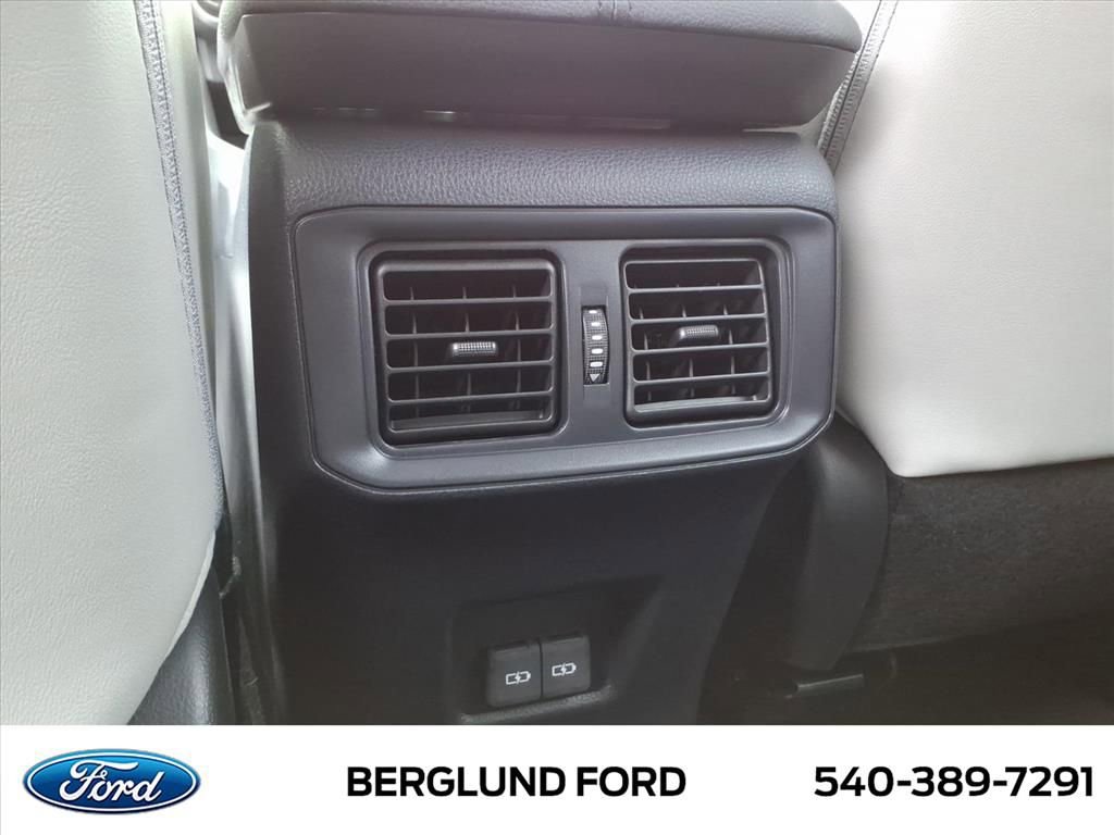 Used 2025 Toyota RAV4 Limited image 34