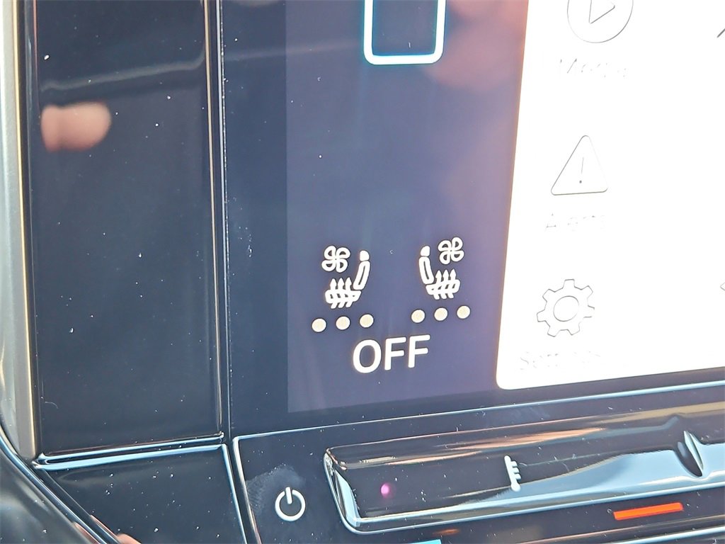 New 2026 Volkswagen Atlas Cross Sport SE image 11