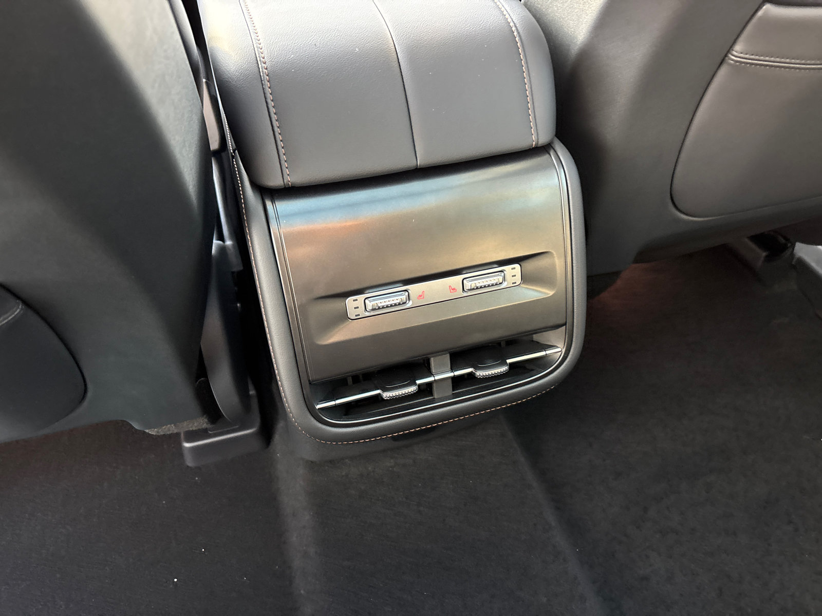 New 2026 Lincoln Nautilus Reserve w/ Jet Appearance Package AWD/4WD image 33