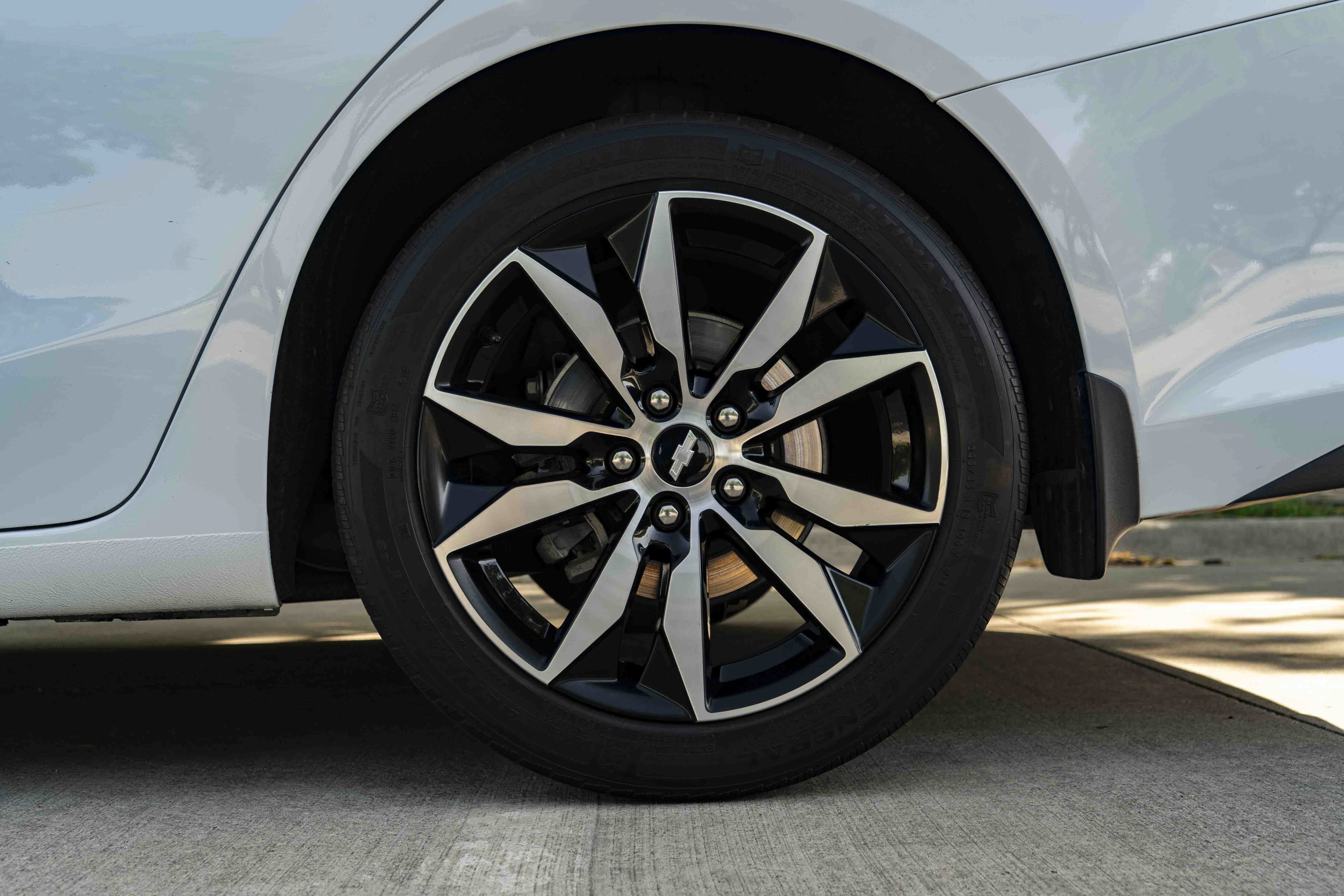 Used 2017 Chevrolet Malibu LT FWD image 15