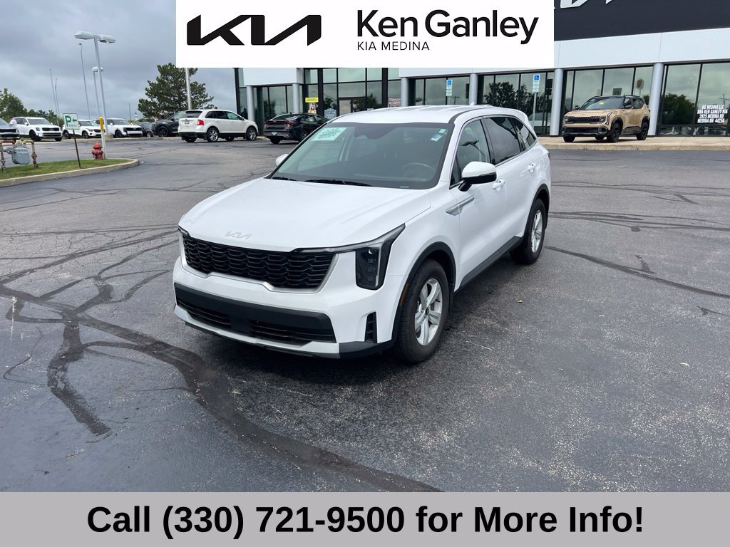 Certified 2026 Kia Sorento LX FWD image 3