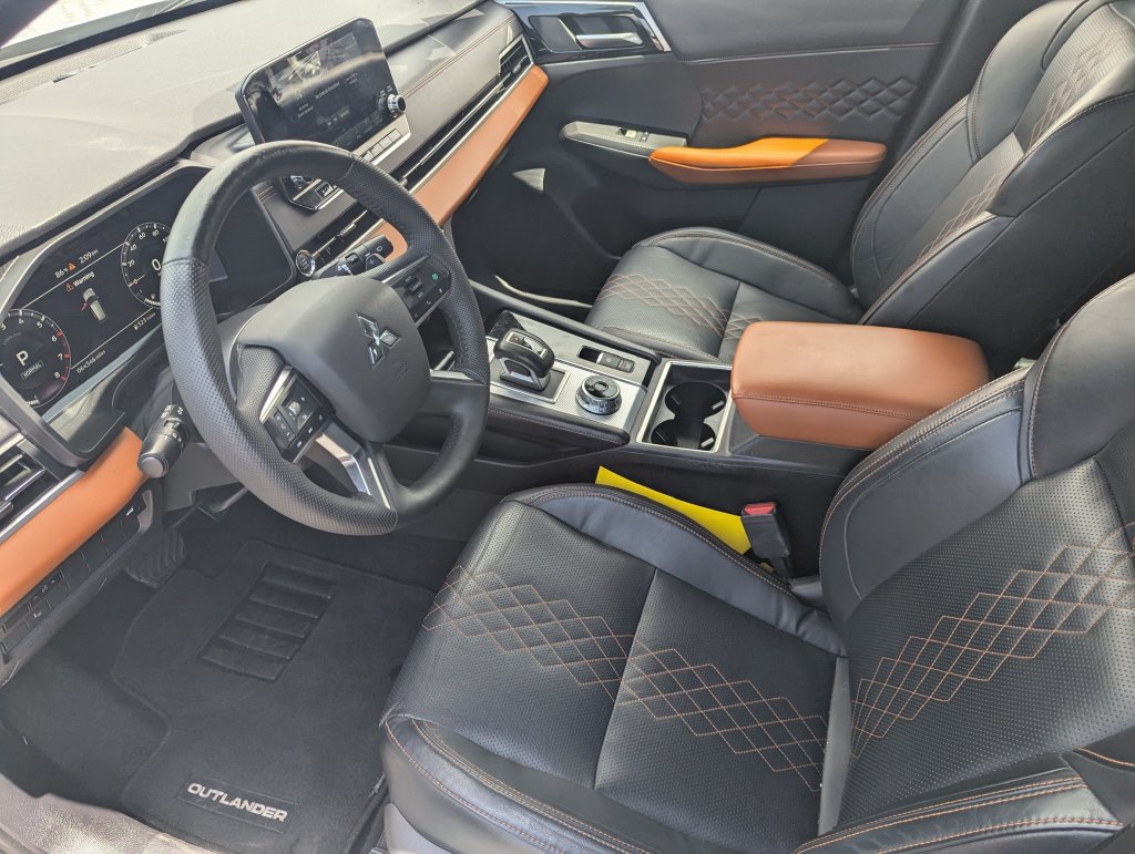 Used 2023 Mitsubishi Outlander SEL FWD image 16