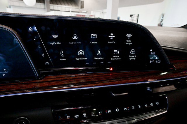 Used 2023 Cadillac Escalade ESV Premium Luxury image 36