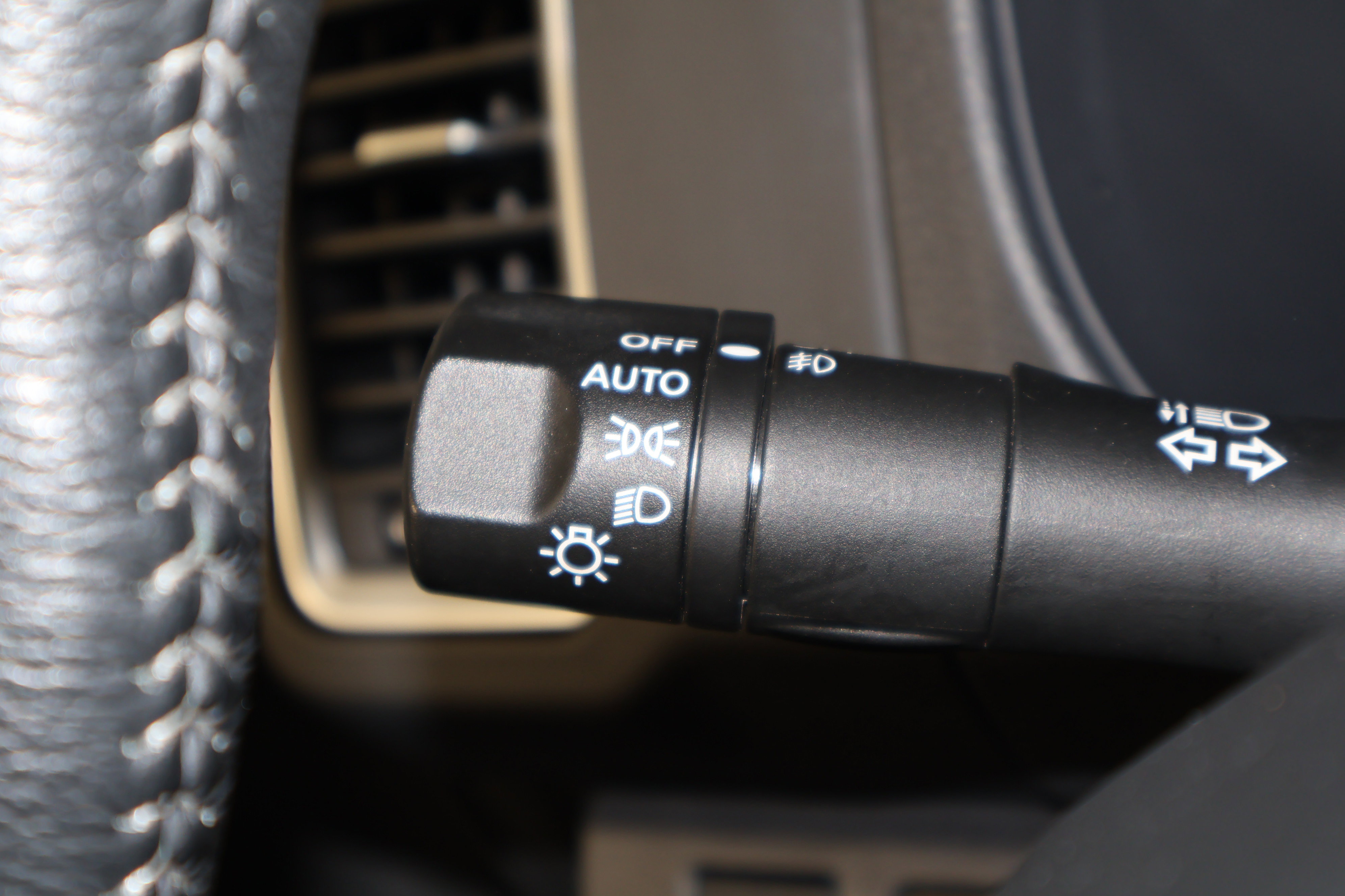 Used 2022 Nissan Frontier SV image 24