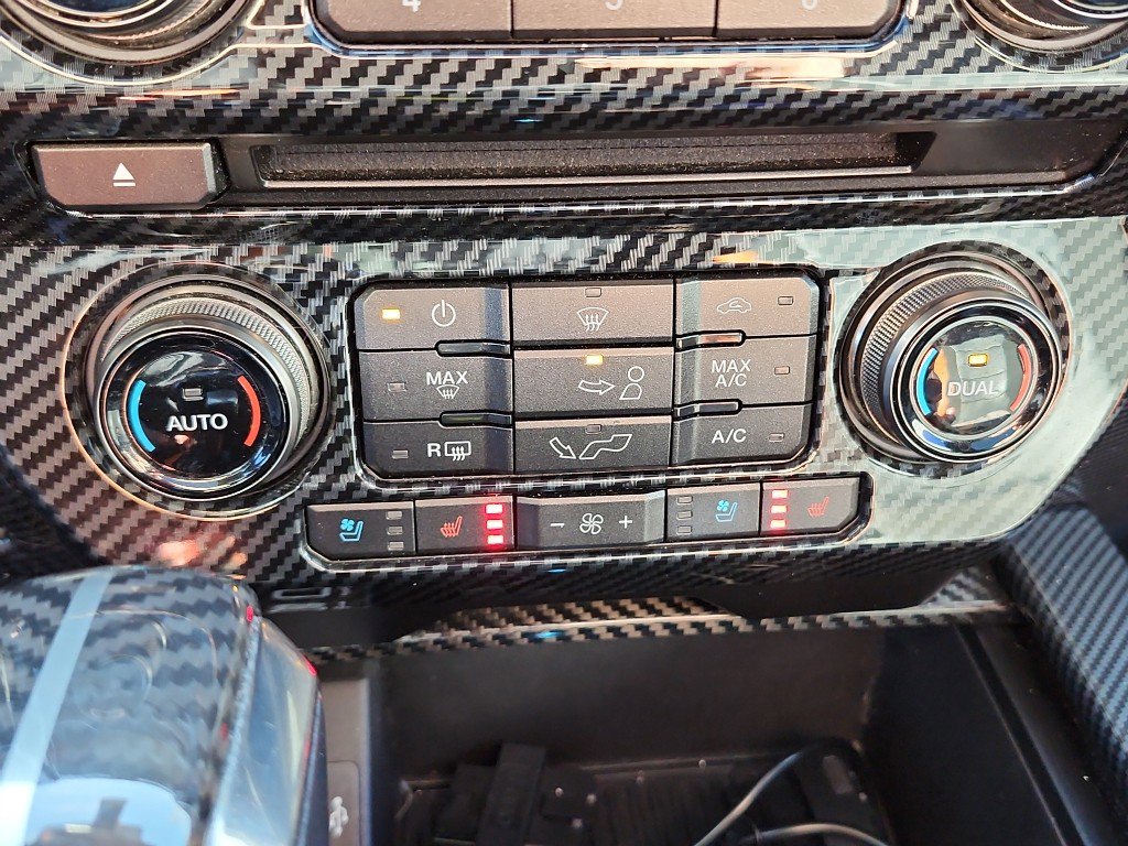 Used 2018 Ford F150 Raptor w/ Equipment Group 802A Luxury image 20