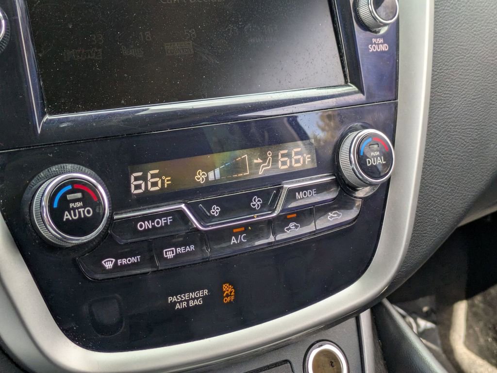 Used 2023 Nissan Murano SL w/ SL Moonroof Package image 17