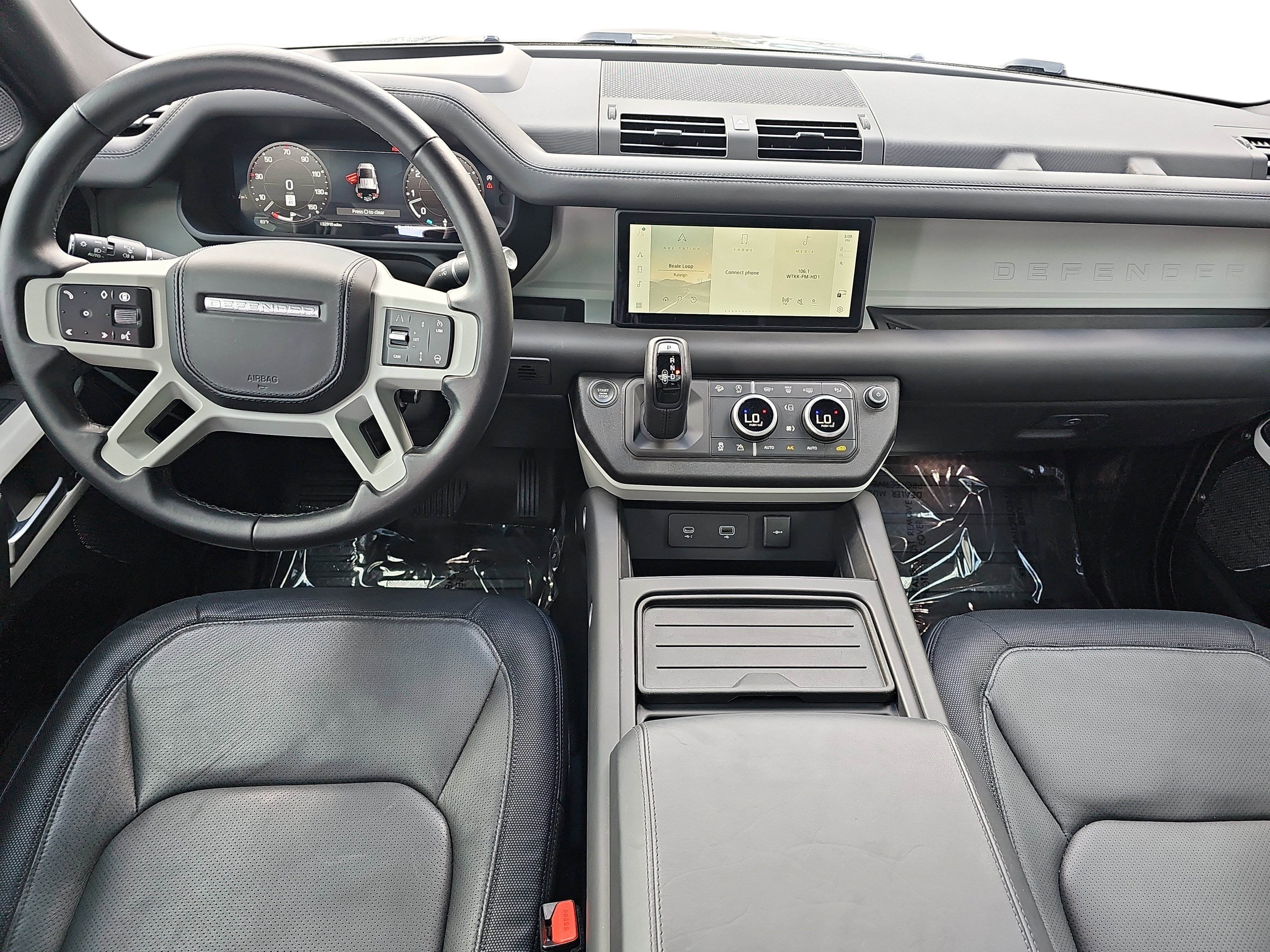 Used 2024 Land Rover Defender 110 X-Dynamic SE image 9