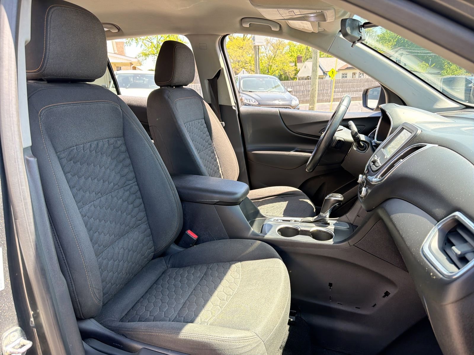 Used 2018 Chevrolet Equinox LT FWD image 22