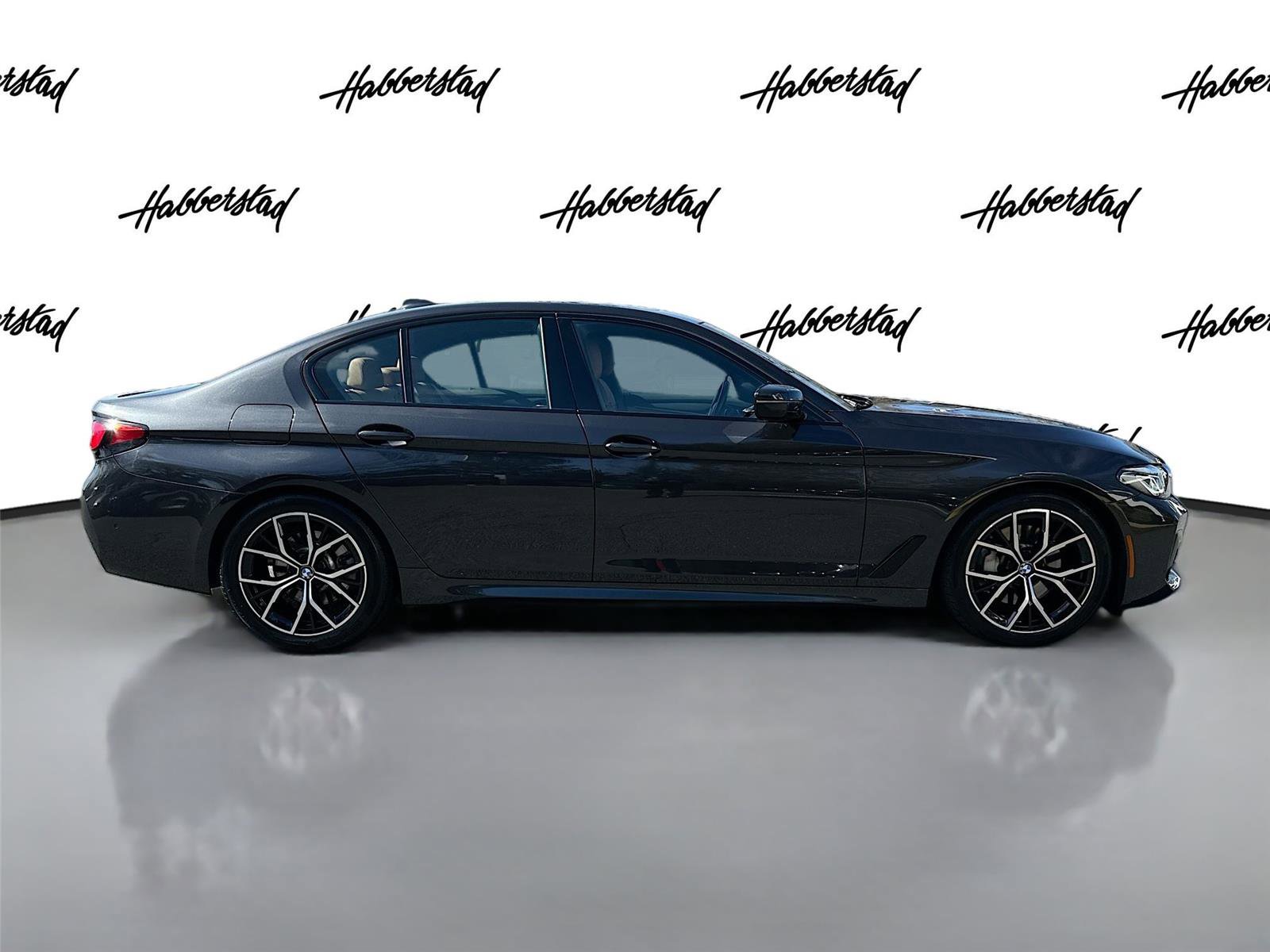 Used 2023 BMW 530i xDrive w/ M Sport Package image 4