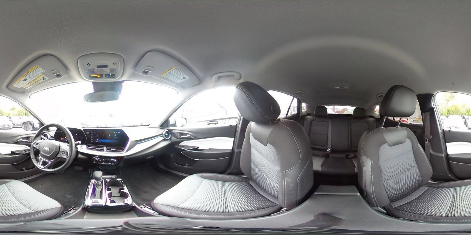 Used 2025 Chevrolet Trax LT w/ LT Convenience Package FWD image 41