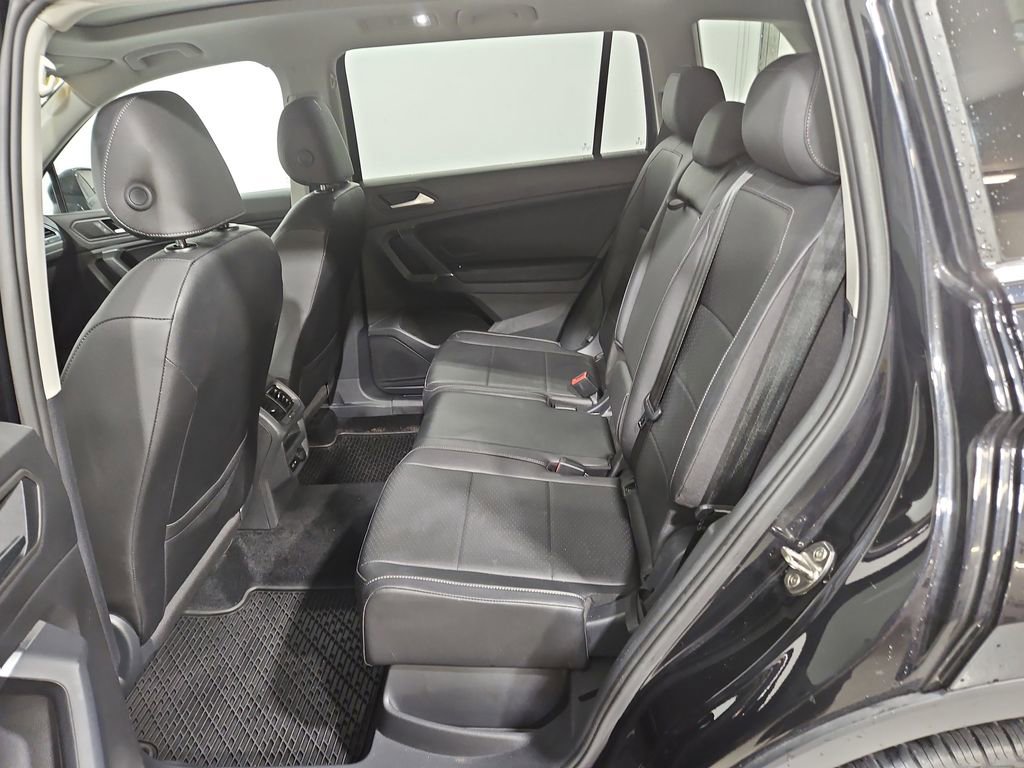 Used 2020 Volkswagen Tiguan SE w/ Panoramic Sunroof Package AWD/4WD image 25