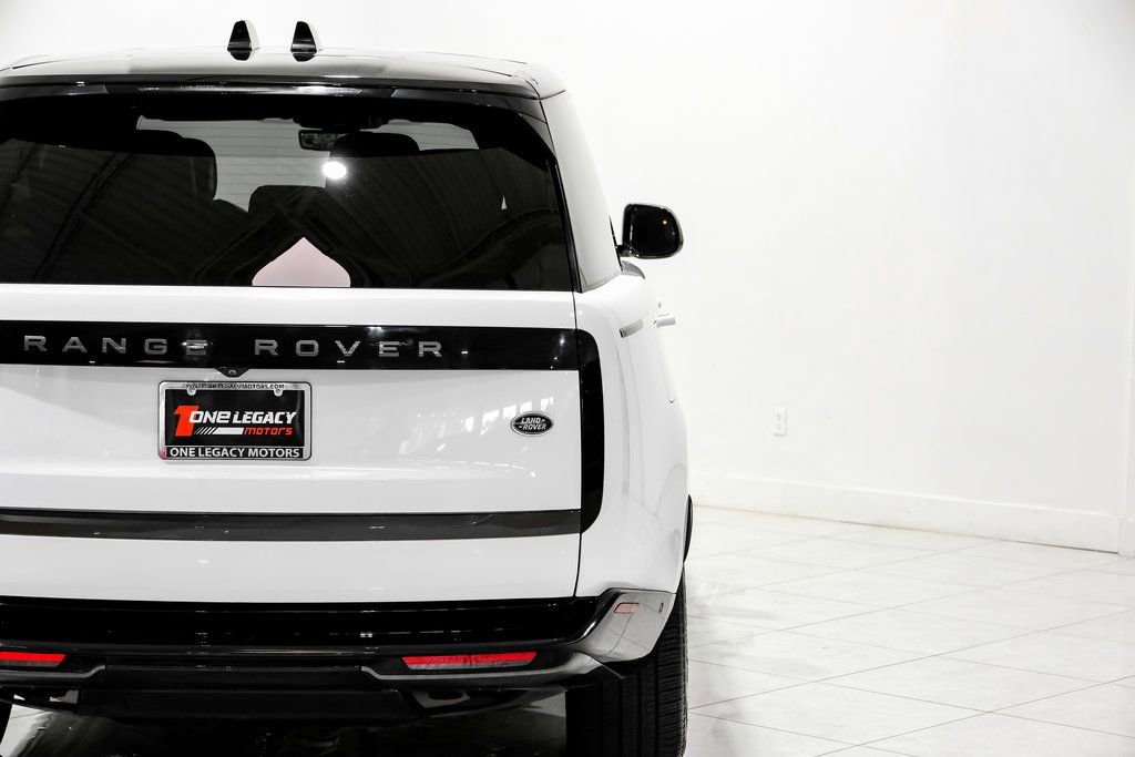 Used 2022 Land Rover Range Rover Long Wheelbase SE image 41