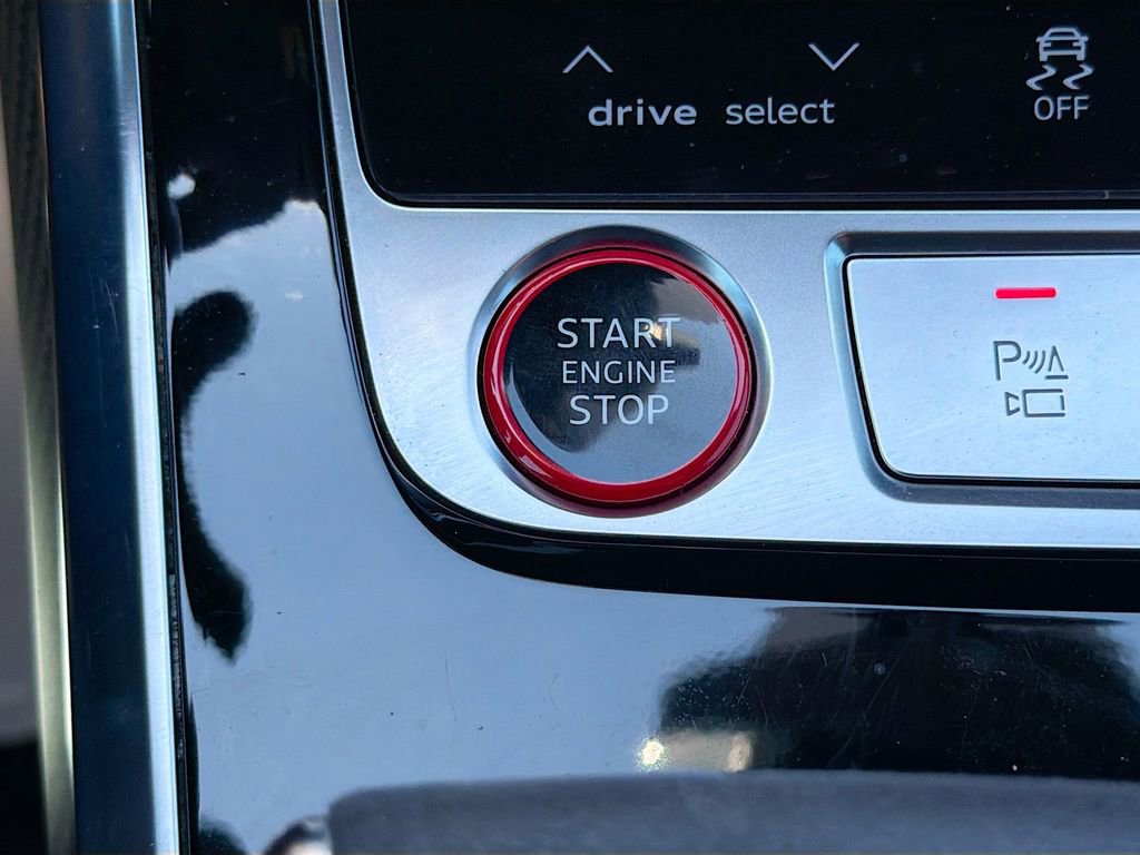 Used 2023 Audi RS Q8 image 41