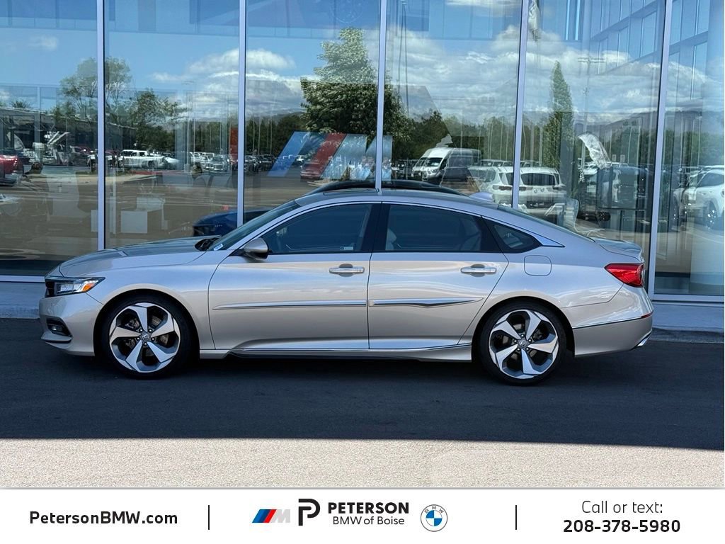 Used 2018 Honda Accord Touring image 2