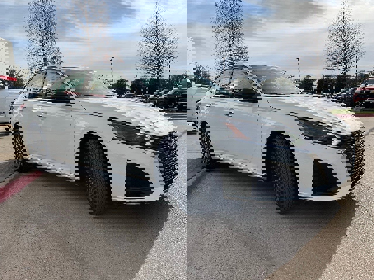 Used 2025 Nissan Altima 2.5 SV image 5