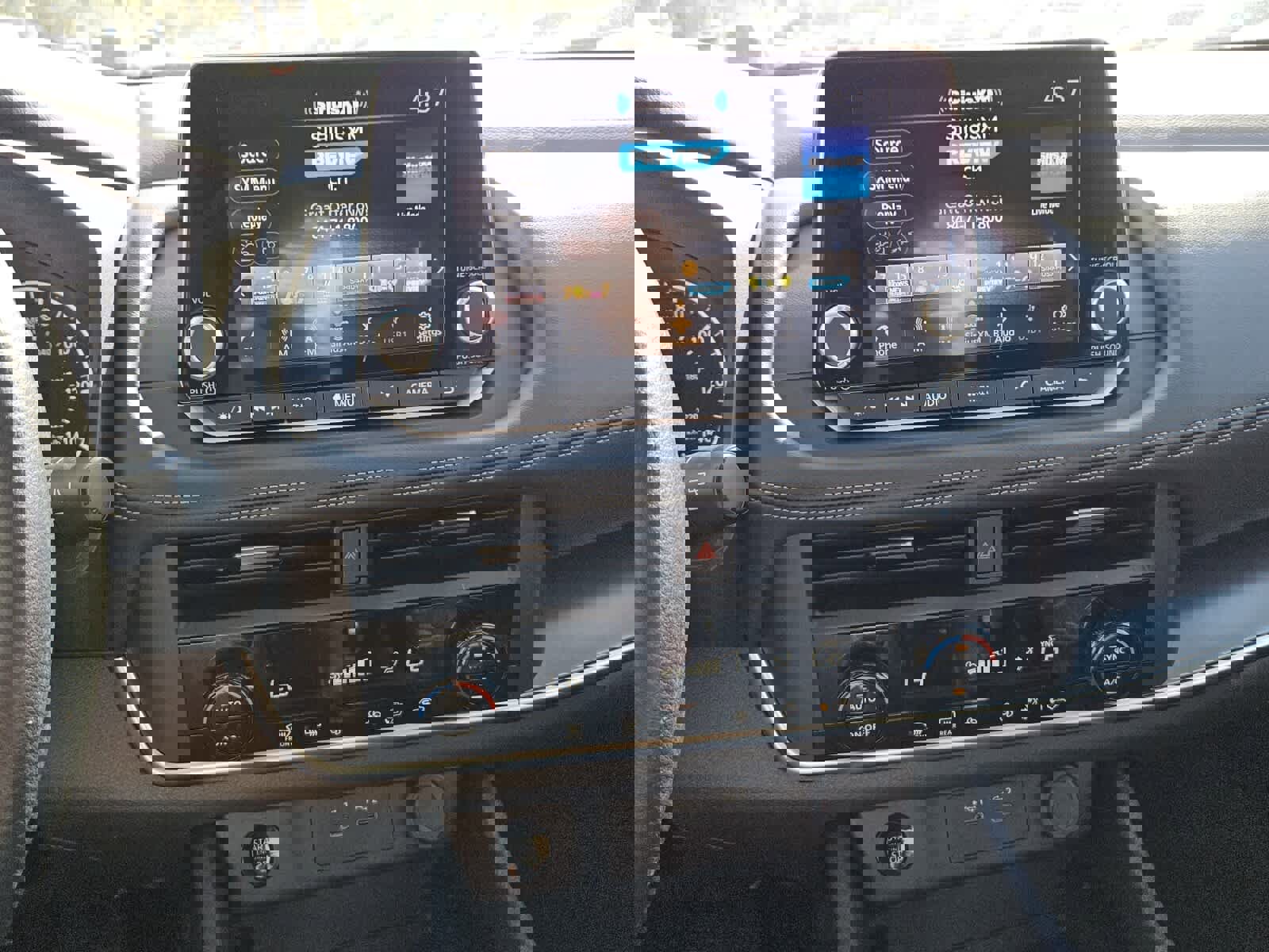 Used 2024 Nissan Rogue SV image 8