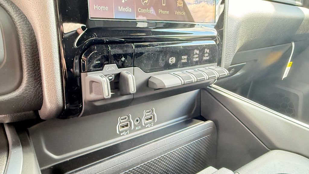 New 2026 RAM 3500 Big Horn AWD/4WD image 23