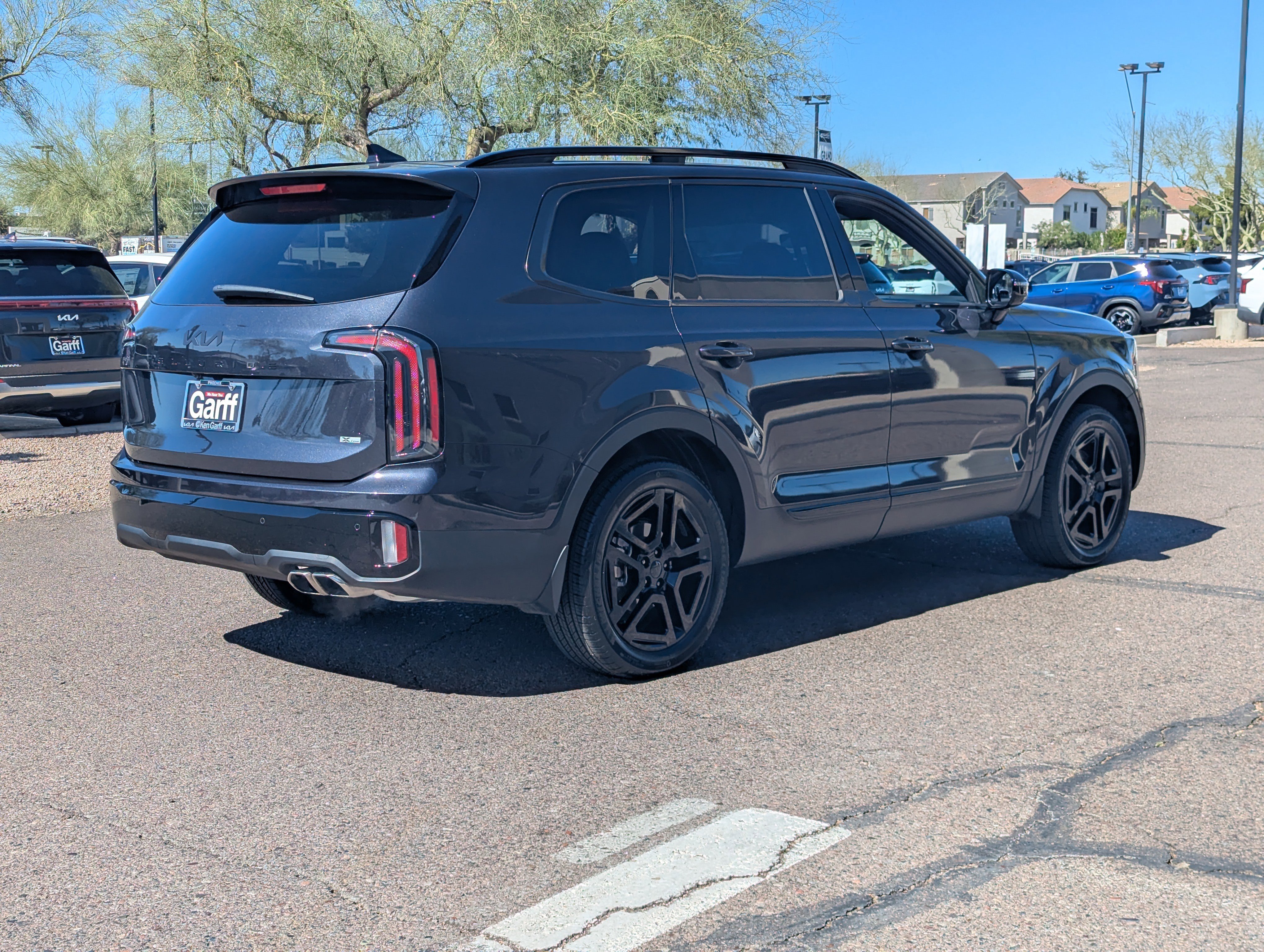 Used 2025 Kia Telluride SX X-Line image 3