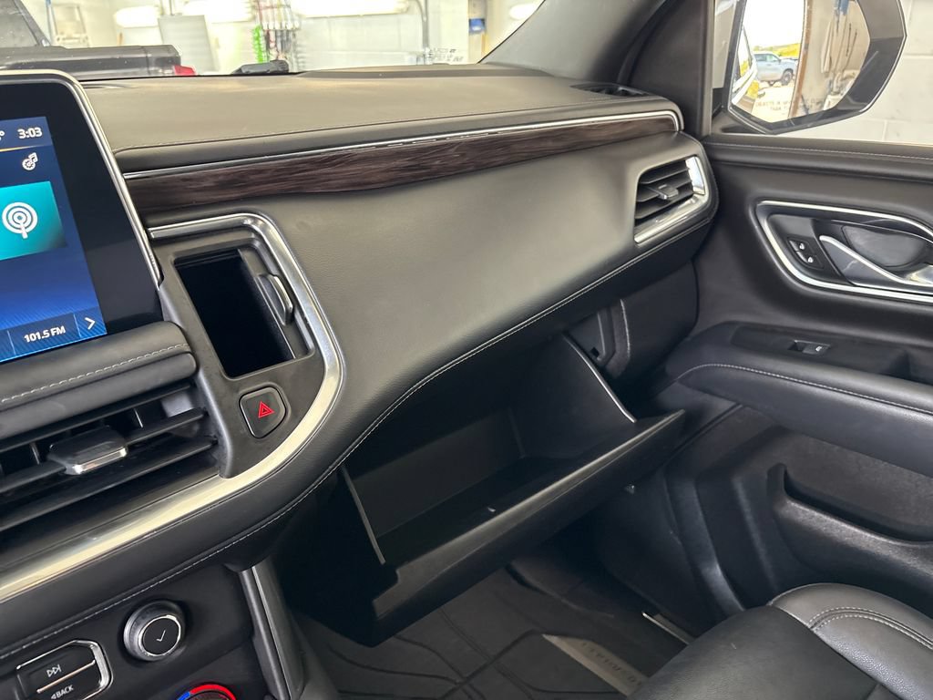 Used 2022 Chevrolet Tahoe Z71 w/ Luxury Package AWD/4WD image 46