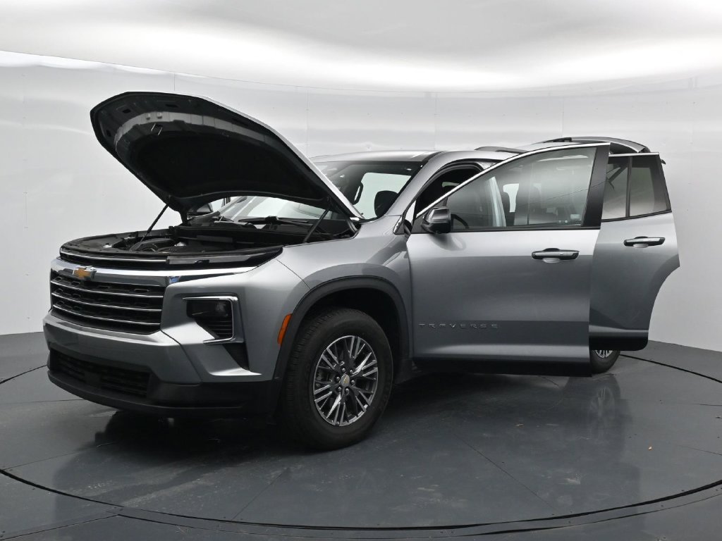 Used 2024 Chevrolet Traverse LT FWD image 39