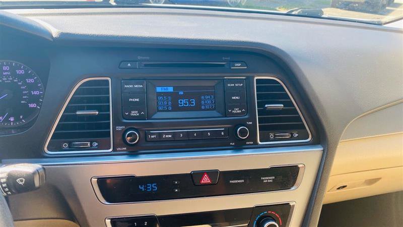 Used 2015 Hyundai Sonata SE image 25