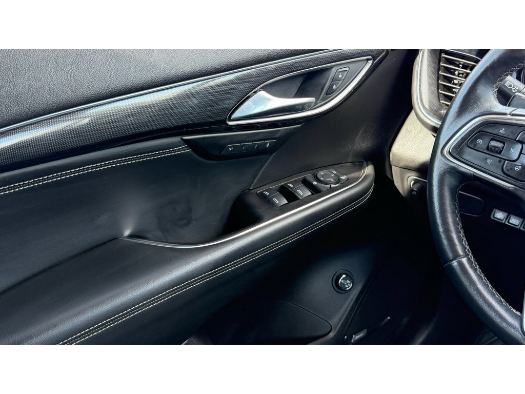 Used 2021 Buick Envision Essence w/ Technology Package I image 17