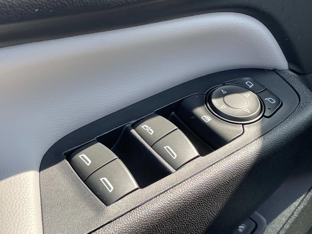 New 2026 Chevrolet Equinox LT w/ Convenience Package II image 16