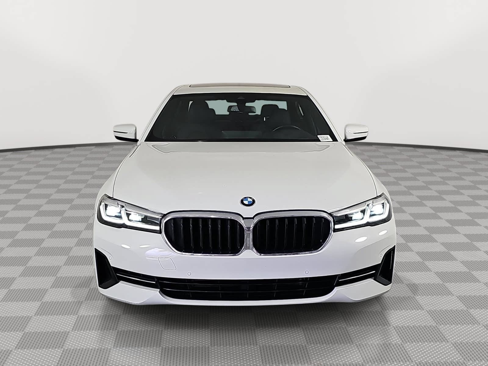 Used 2021 BMW 530i w/ Premium Package RWD image 3