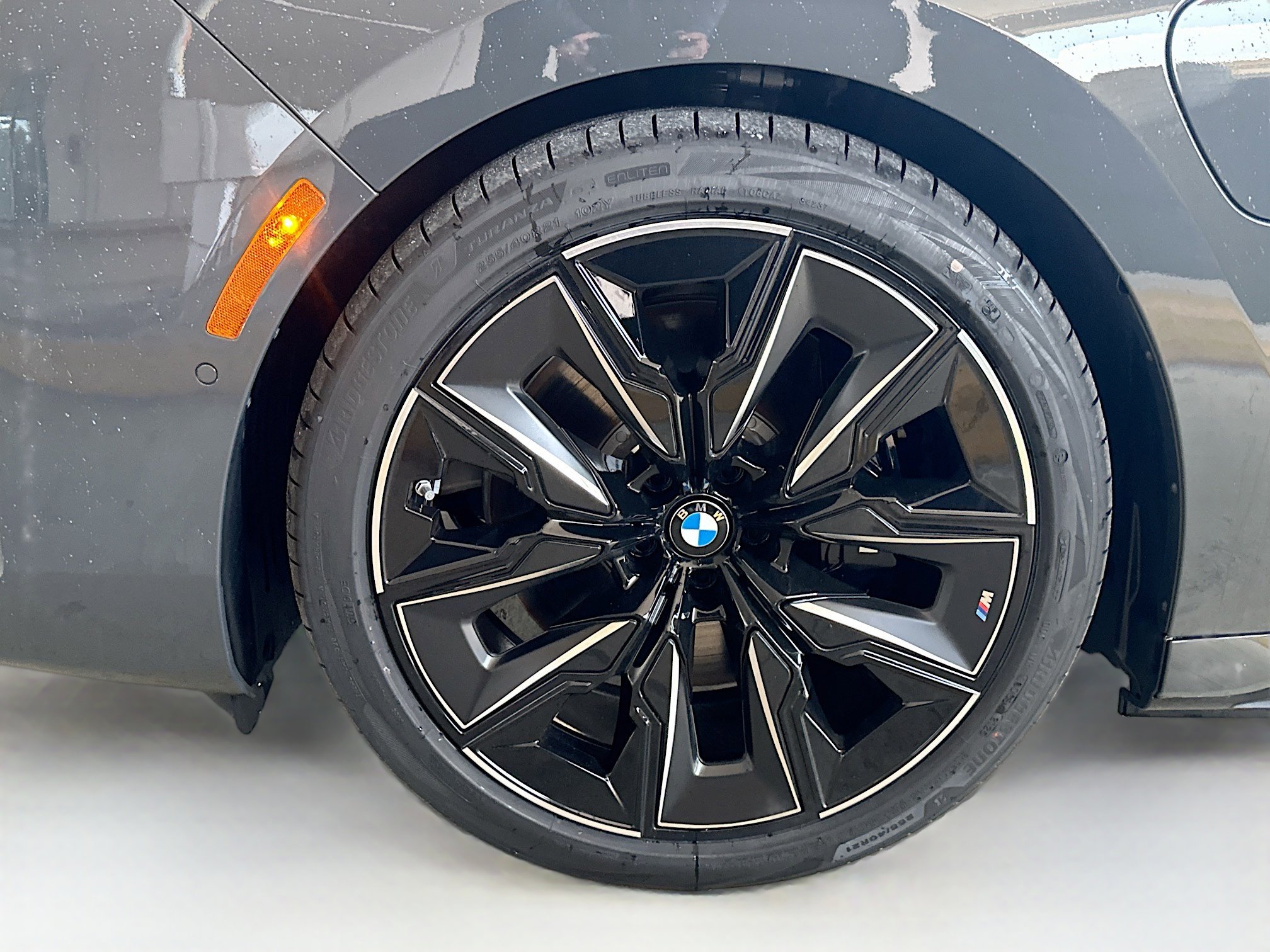 New 2026 BMW 750e xDrive w/ Premium Package image 27