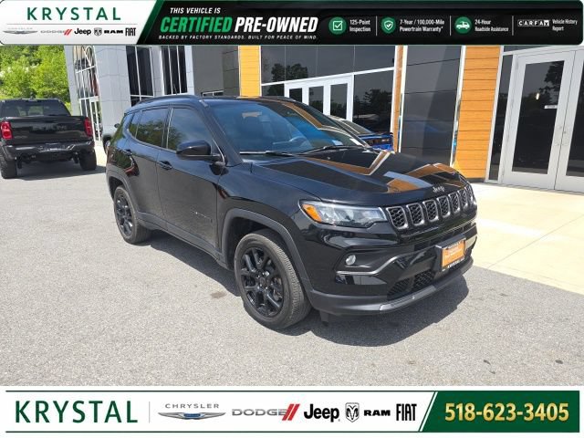 Used 2025 Jeep Compass Latitude w/ Altitude Special Edition AWD/4WD image 1