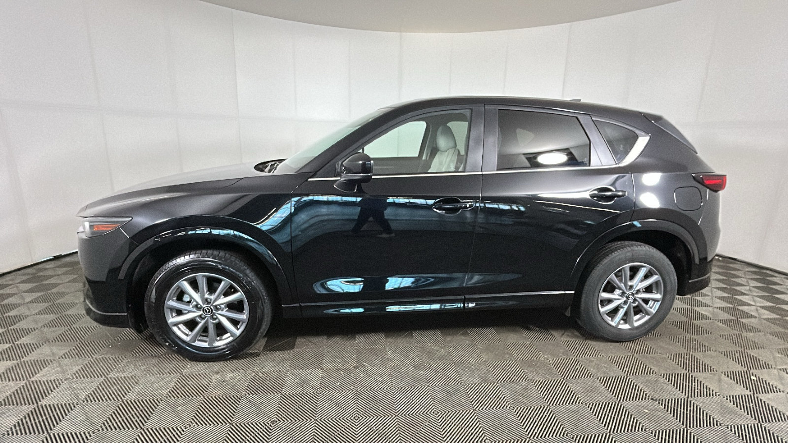 Used 2025 MAZDA CX-5 AWD 2.5 S w/ Preferred Package image 6