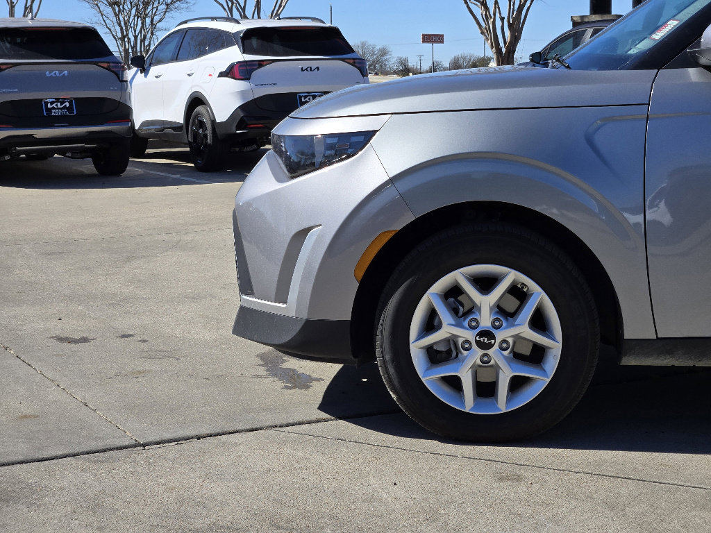 Certified 2025 Kia Soul S image 14