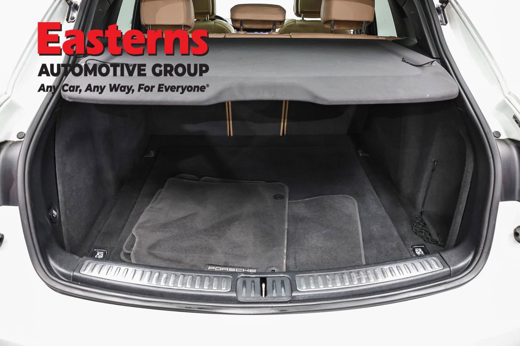 Used 2021 Porsche Macan AWD/4WD image 9